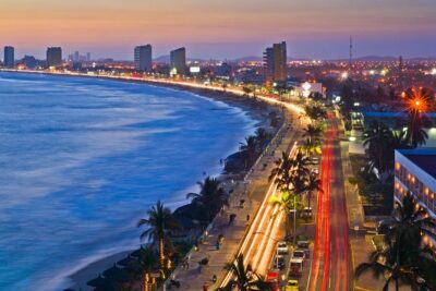 recoleccion basura mazatlan vista playa de noche